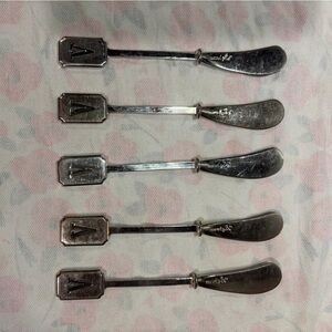 Stainless Steel Mudpie Cheese Spreader Butter V Monogram Set Of 5